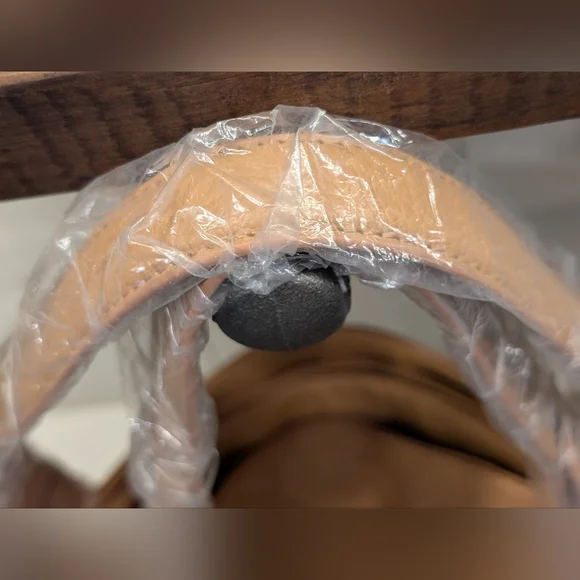 Steve Madden Bodie Tote - NWT - Tan 16x13 Inches - Picture 9 of 16